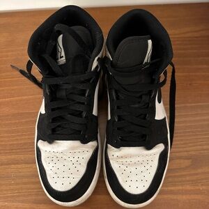 Nike Black and White Sneakers